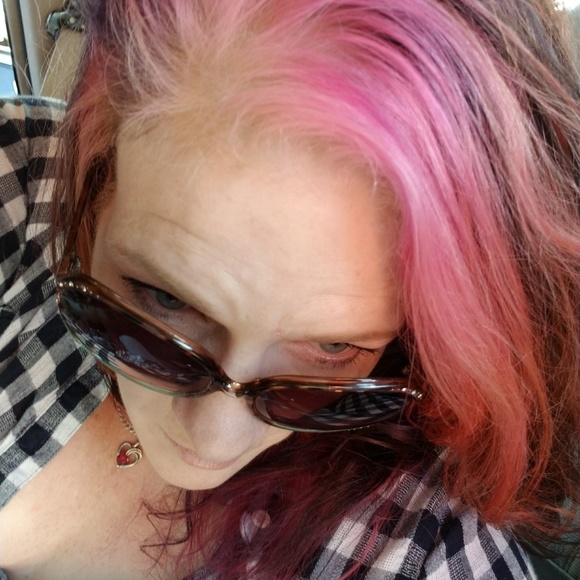 Meet your Posher, Sabrina - Picture 4 of 8